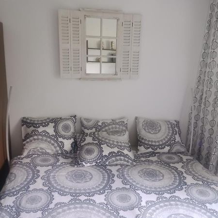 Pokoj W Domu Z Duzym Ogrodem Cracovie Extérieur photo